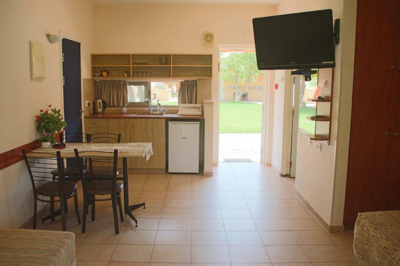Kibbutz Ketura Guest House Nahal Ya'alon Bagian luar foto
